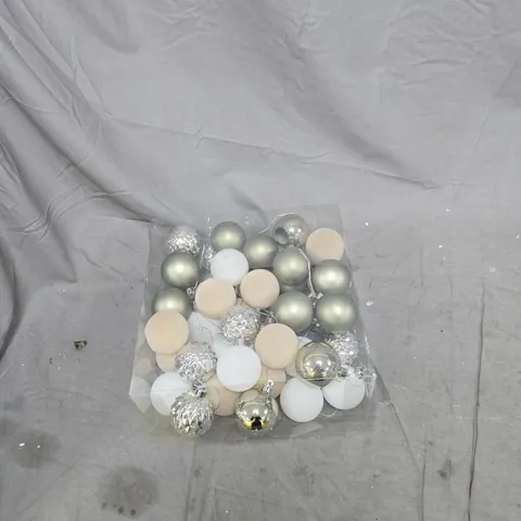 CAGE OF APPROXIMATELY 15 ASSORTED ITEMS TO INCLUDE: BAUBLES AND SNOWMAN DECORATION