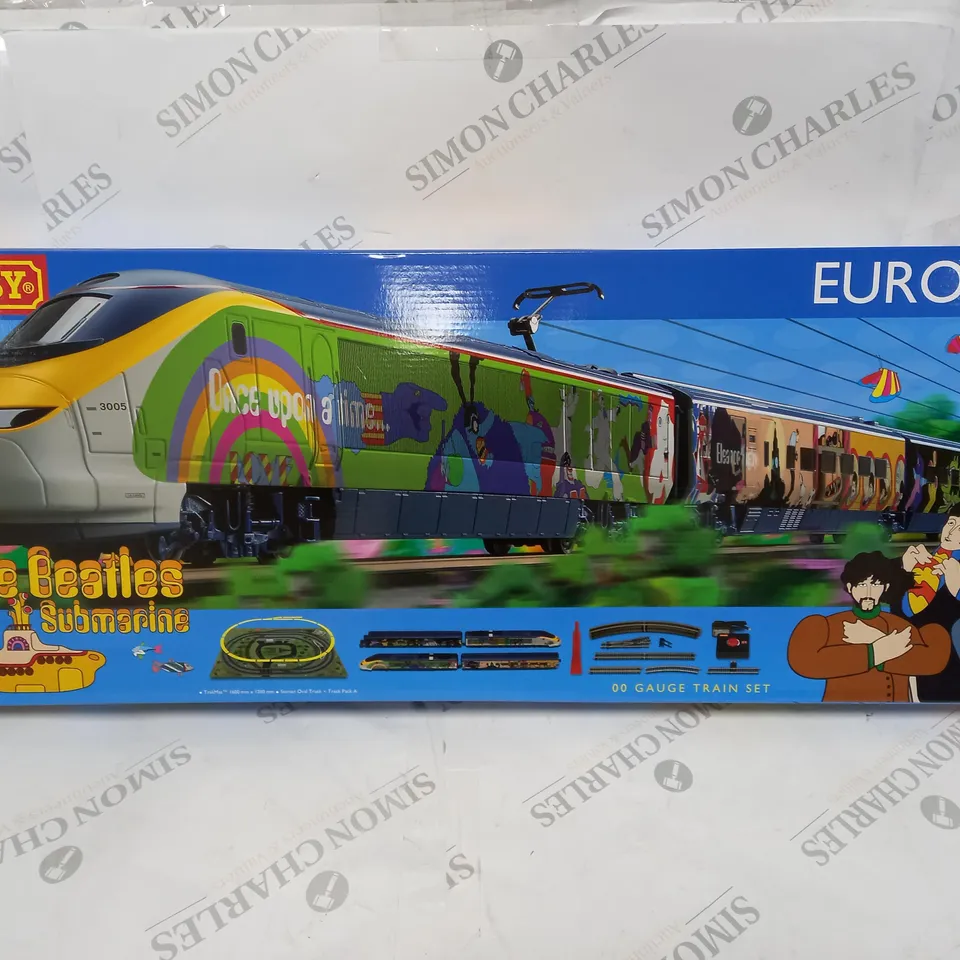 BOXED HORNBY THE BEATLES YELLOW SUBMARINE EUROSTAR TRAIN SET