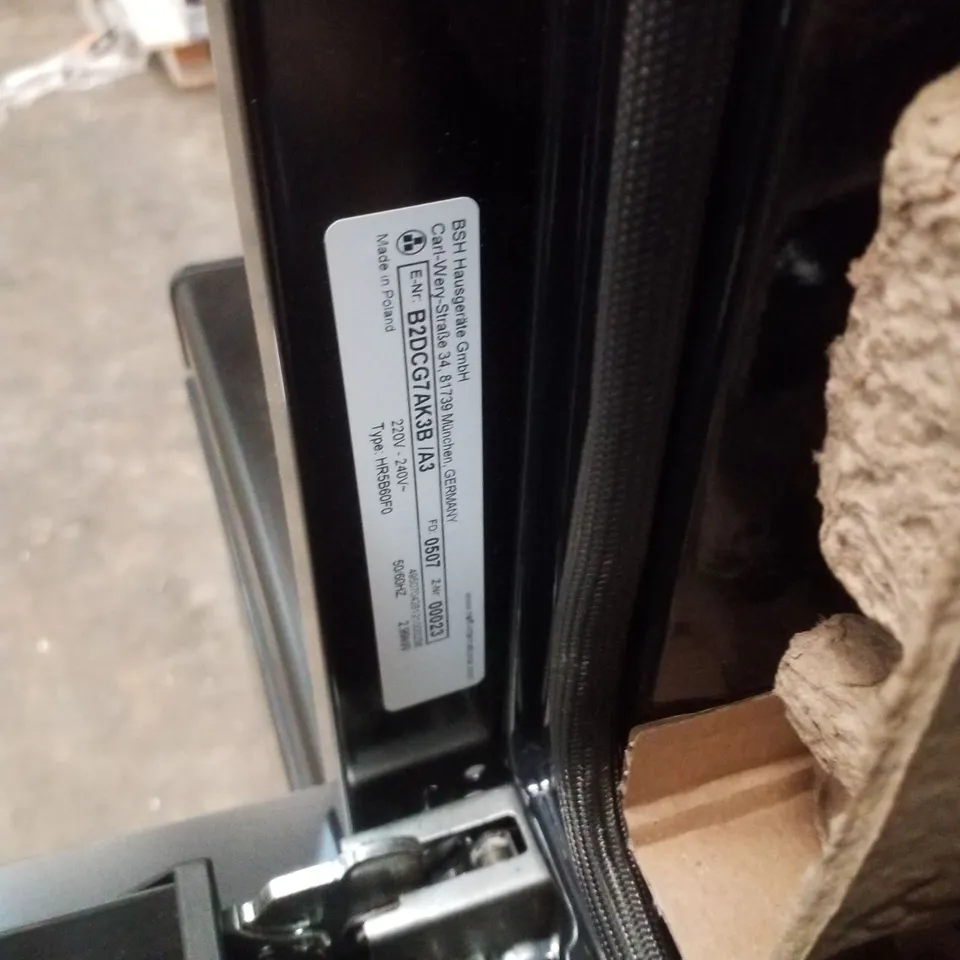 NEFF N30 B2DCG7AK3B 60CM BUILT IN ELECTRIC SINGLE OVEN WITH PYROLYTIC CLEANING - BLACK