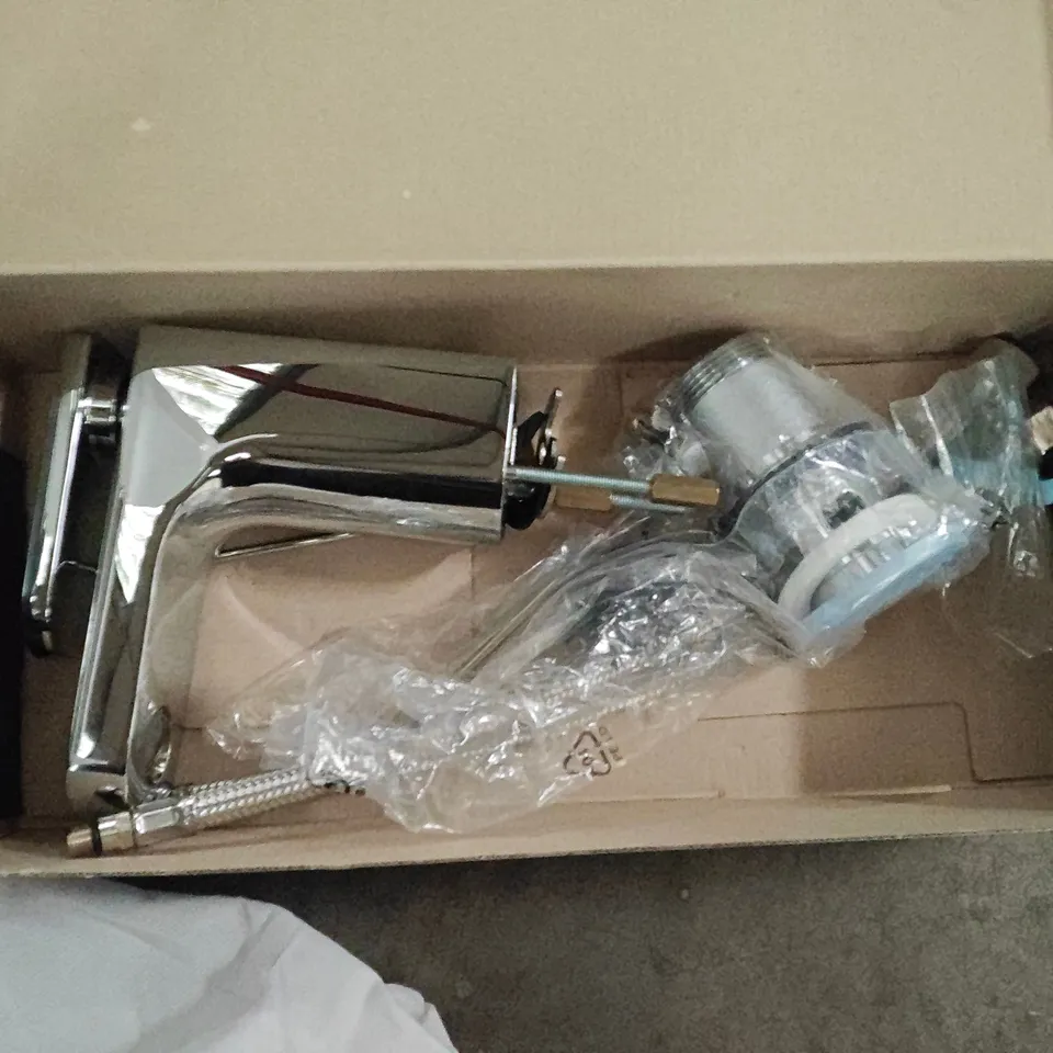 BATHROOM UNIT SET TO INCLUDE FREESTANDING BASIN UNIT, WALL MOUNTED UNIT, BACK TO WALL PAN, TOILET ROLL CABINET AND MORE IN GLOSS KASHMIR