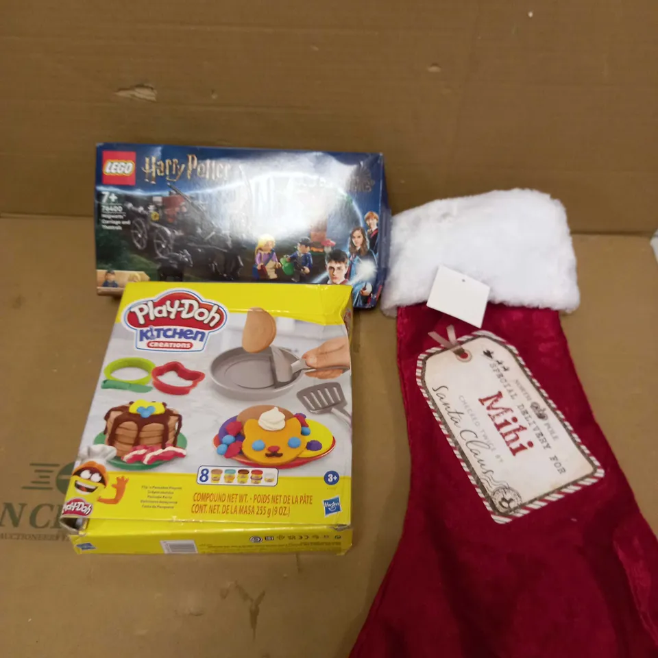 LOT OF 3 GIFT PRODUCTS TO INCLUDE PERSONALISED STOCKING, HARRY POTTER LEGO, PLAY-DOH SET RRP £47.98