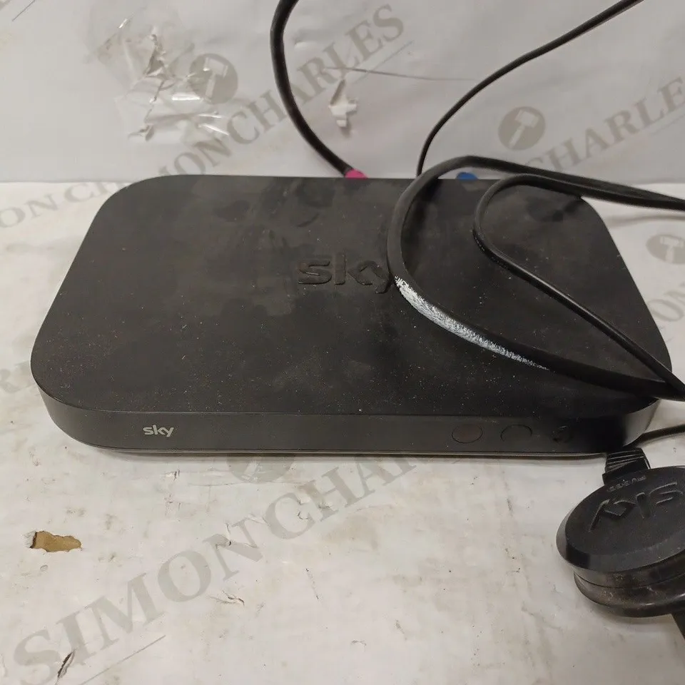SKY Q MINI SET UP BOX	