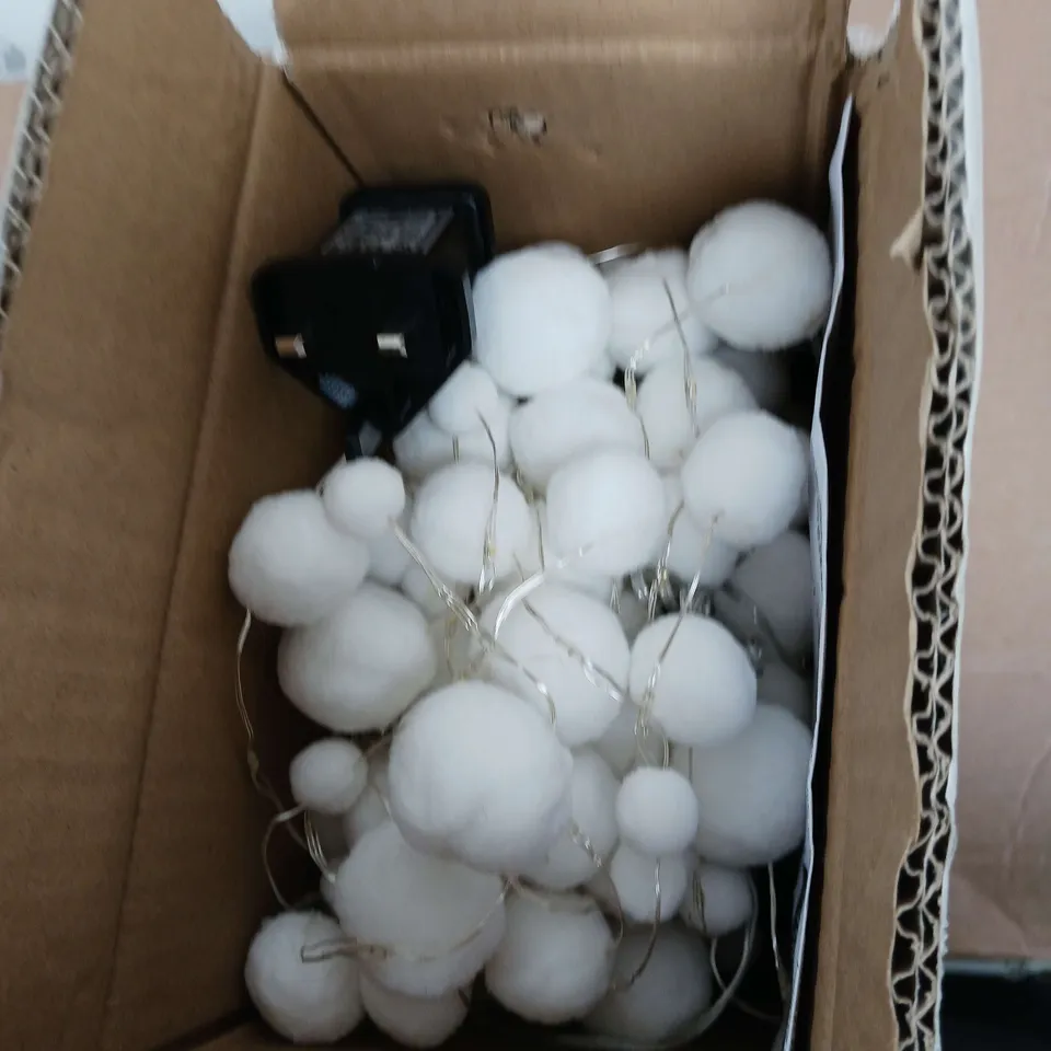 BOXED 160 LED SNOWBALL LIGHT GARLAND RRP £19.99
