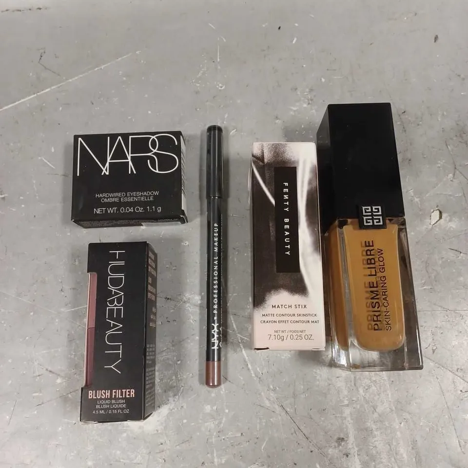 LOT OF 5 ASSORTED COSMETIC ITEMS TO INCLUDE - GIVENCHY PRISME LIBRE FLUID FOUNDATION - FENTY BEAUTY MATCH STIX CONTOUR SKIN STICK - NYX MATTE LIP LINER - ETC