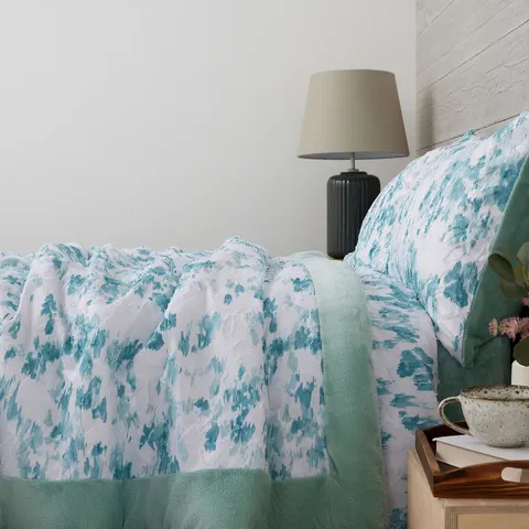 COZEE HOME ABSTRACT PRINT & TUFTED VELVETSOFT BEDSPREAD 250 X 260 CM BOXED