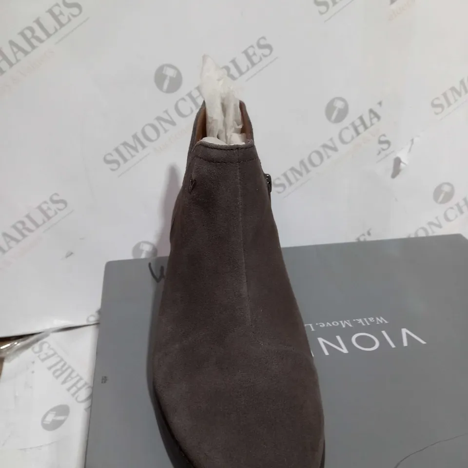 BRAND NEW VIONIC FELICITY LIV GREIGE SHOES - SIZE 4
