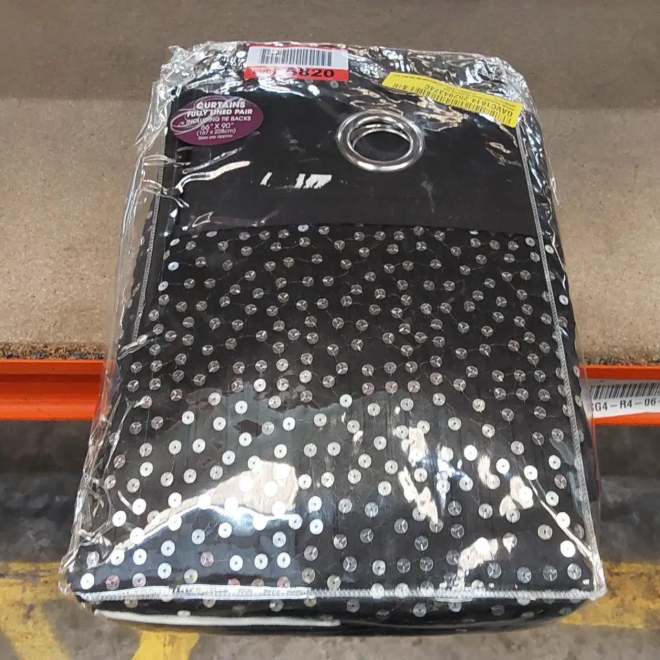 BAGGED AMIRAH POLYESTER ROOM DARKENING EYELET CURTAINS // 167 X 228CM (1 ITEM)
