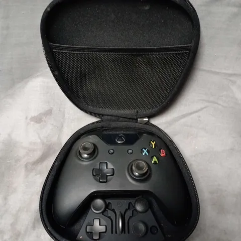 MICROSOFT XBOX WIRELESS CONTROLLER IN BLACK WITH PROTECTIVE CASE