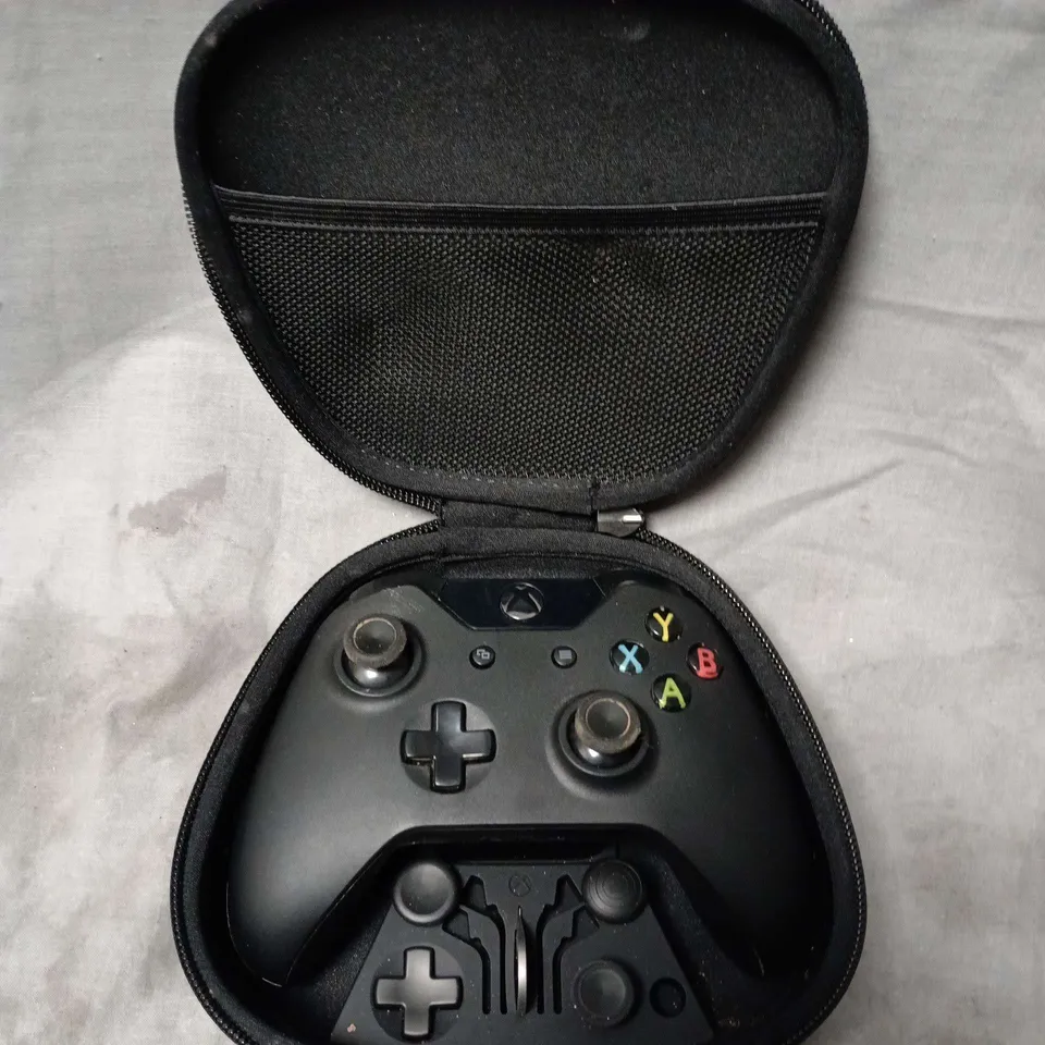 MICROSOFT XBOX WIRELESS CONTROLLER IN BLACK WITH PROTECTIVE CASE