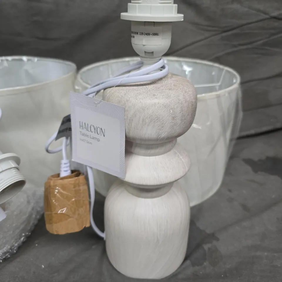 PAIR OF HALCYON 47.5CM TABLE LAMPS WITH SHADES