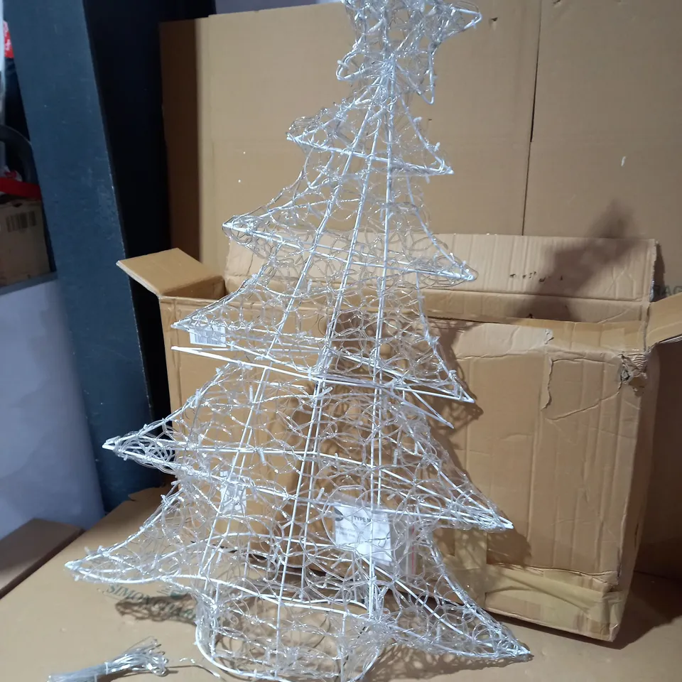 FESTIVE OUTDOOR AND INDOOR PRE-LIT LED LARGE DECORATION CHRISTMAS TREE 