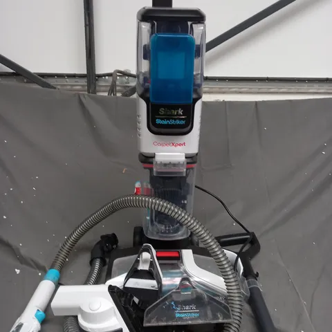 SHARK CARPET XPERT DEEP CARPET CLEANER & BUILT IN STAIN STRIKER EX200UK - COLLECTION ONLY