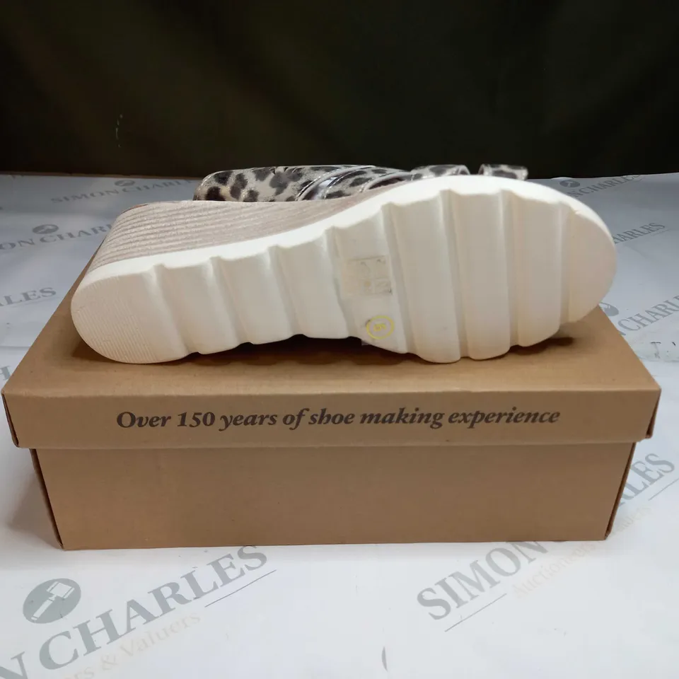 BOXED CUSHION WALK CHESTNUT LEOPARD PRINT PLATFORM SANDALS - SIZE 6