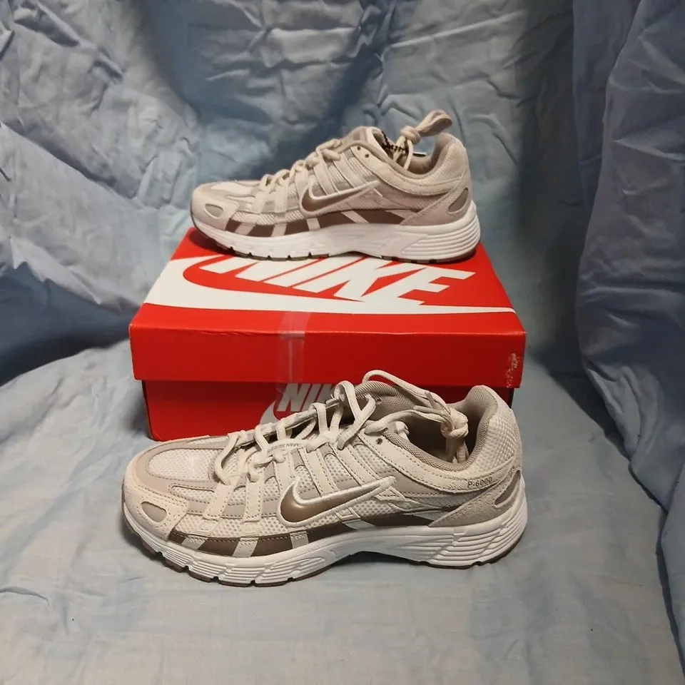 NIKE P-6000 GS YOUTH TRAINERS – PHANTOM/MINK BROWN (UK 4 / 4.5Y)