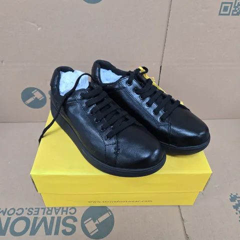 STRIVE DAKOTA ALL BLACK SNEAKERS – UK 5 