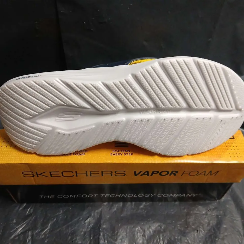 BOXED PAIR OF SKECHERS VAPOR FOAM SANDALS – UK SIZE 9