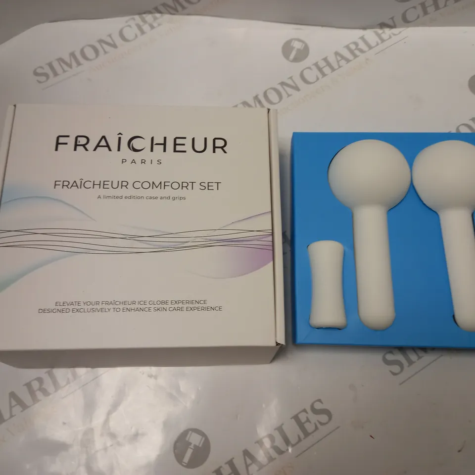 BOXED FRAICHEUR COMFORT SET LIMITED EDITION CASE AND GRIPS