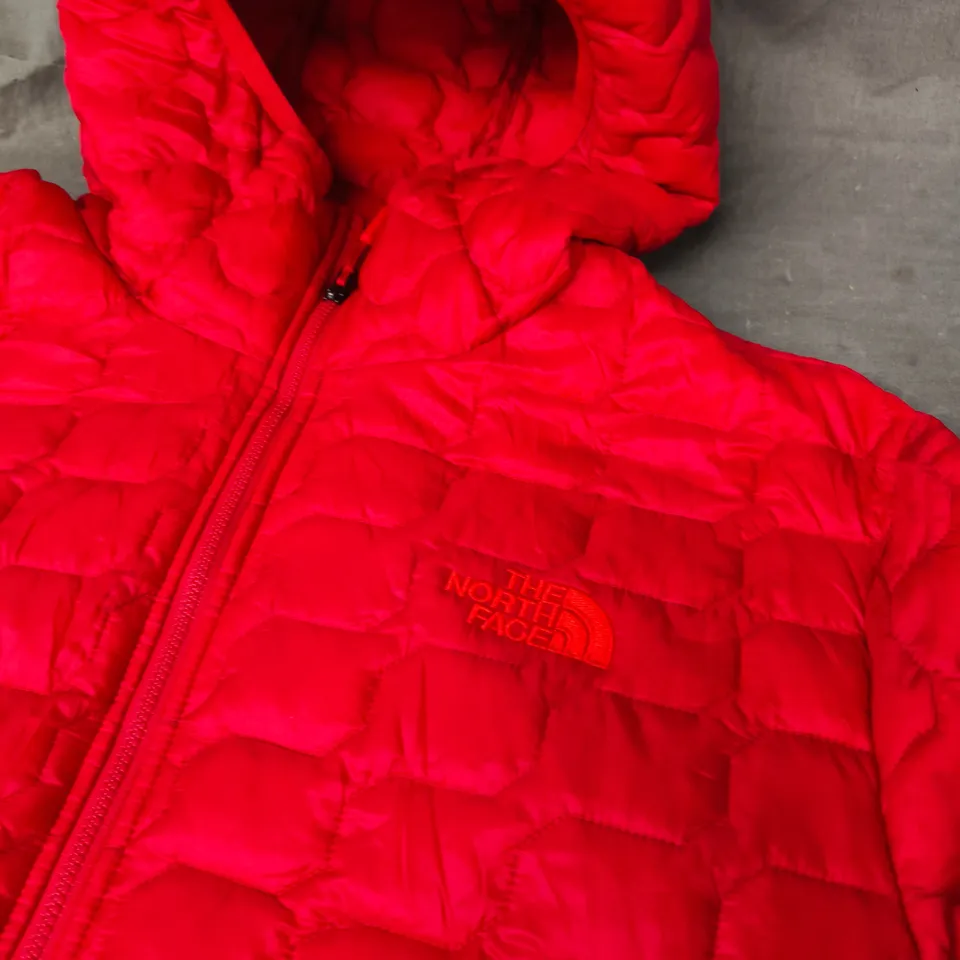 THE NORTH FACE QUILTED PUFFER JACKET – RED SIZE XL