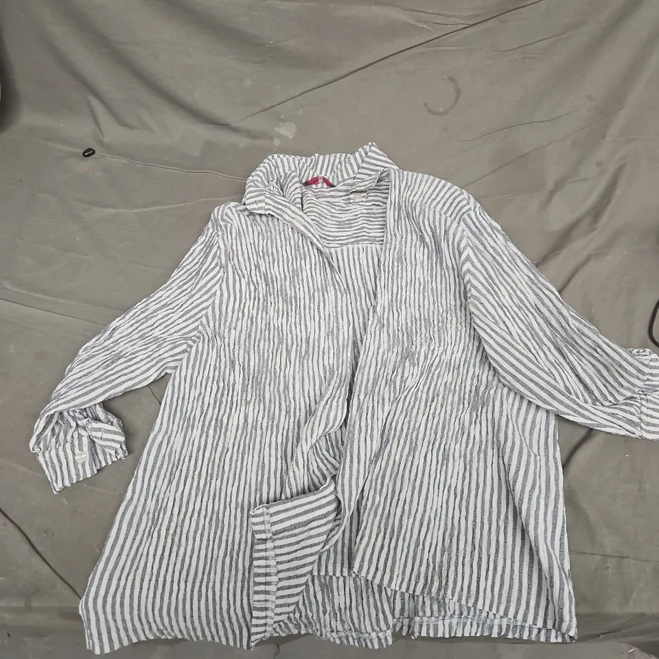 BOX OF APPROXIMATELY 20 ASSORTED CLOTHING ITEMS TO INCLUDE: URBAN ATTIRE PINSTRIPE SHIRT 