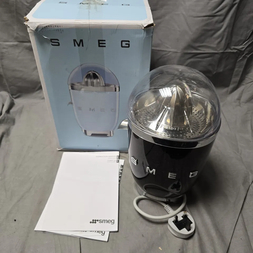 SMEG CITRUS JUICER – DESIGNED IN ITALY, BLACK