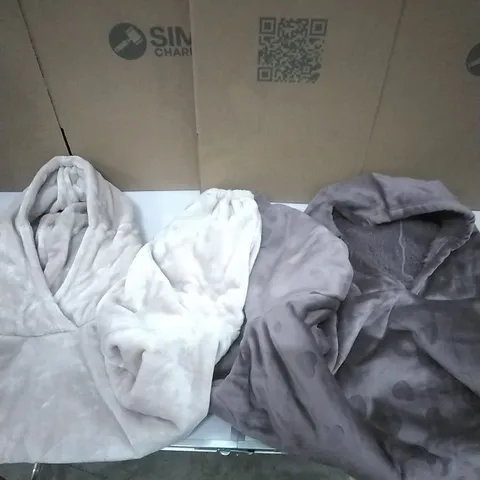 A PALLET TO CONTAIN APPROXIMATELY 60 WOMENS DESIGNER CLOTHES WHICH INCLUDE;PRETTY SECRETS OVERSIZED HOODIES ETC