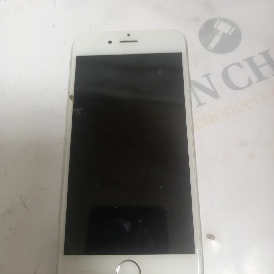 APPLE IPHONE WHITE MODEL A1586