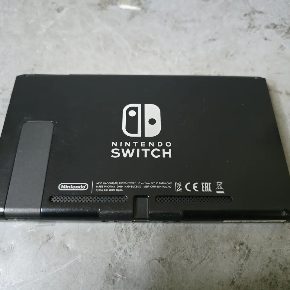 BOXED NINTENDO SWITCH GAMING CONSOLE SCREEN HAC-001(-01)