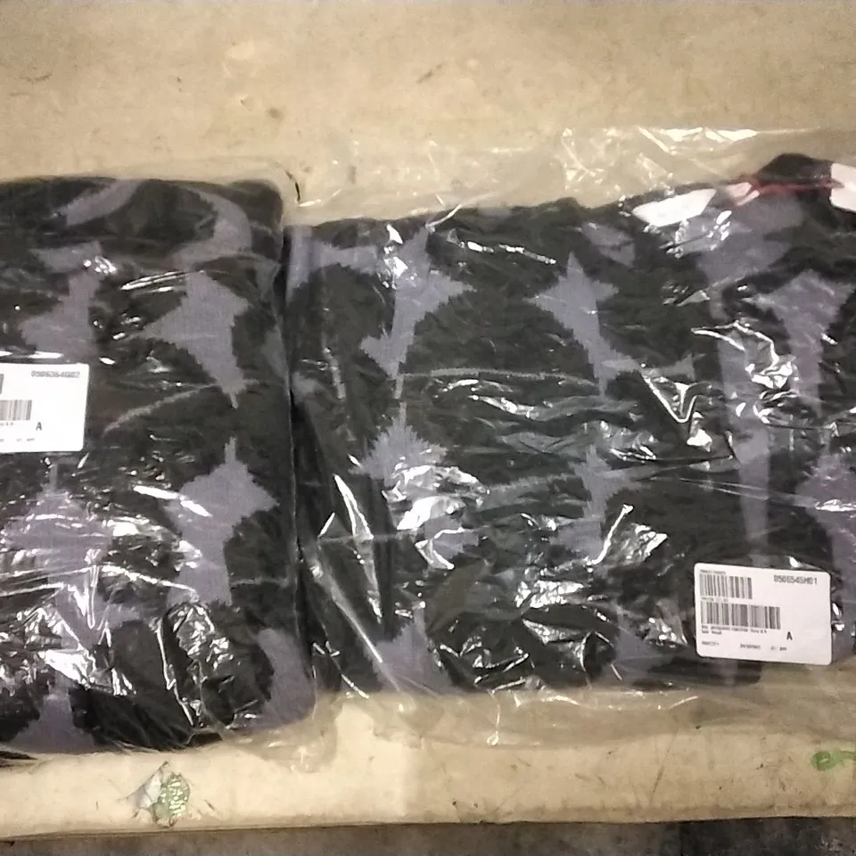 4 BOXES OF APPROXIMATELY 7 BRAND NEW BEU DE LISI DESIGNER WINTER CARDIGANS WITH POCKET BLACK/GREY - SIZE 2 ×  3XL, 2 × SMALL