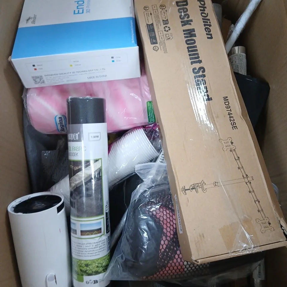 BOX OF APPROXIMATELY 15 ASSORTED HOUSEHOLD ITEMS TO INCLUDE TOILET ROLLS , DESK MOUNT STAND AND PLASTIC CUPS