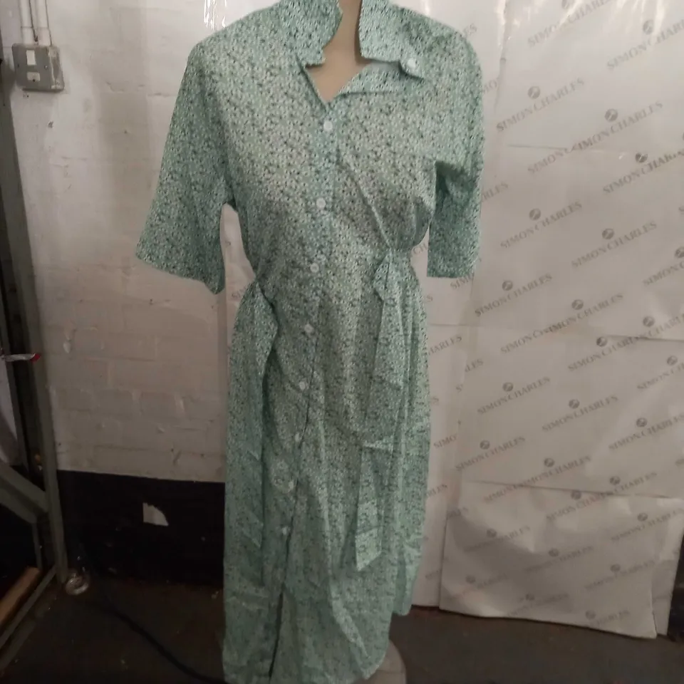 MINT/WHITE PETAL STYLE STRAPPED DRESS SIZE UNSPECIFIED