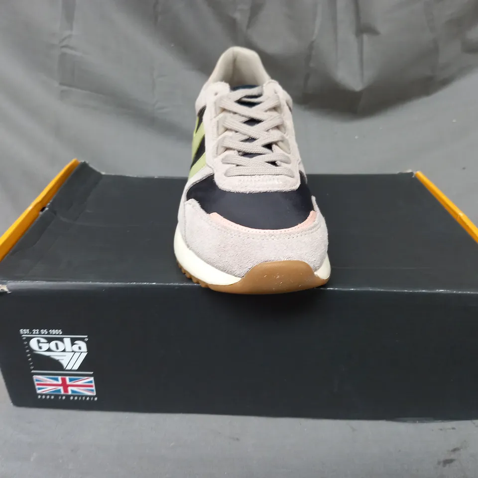 BOXED PAIR OF GOLA CHICAGO SHOES IN BLACK/FEATHER GREY/LEMON UK SIZE 6