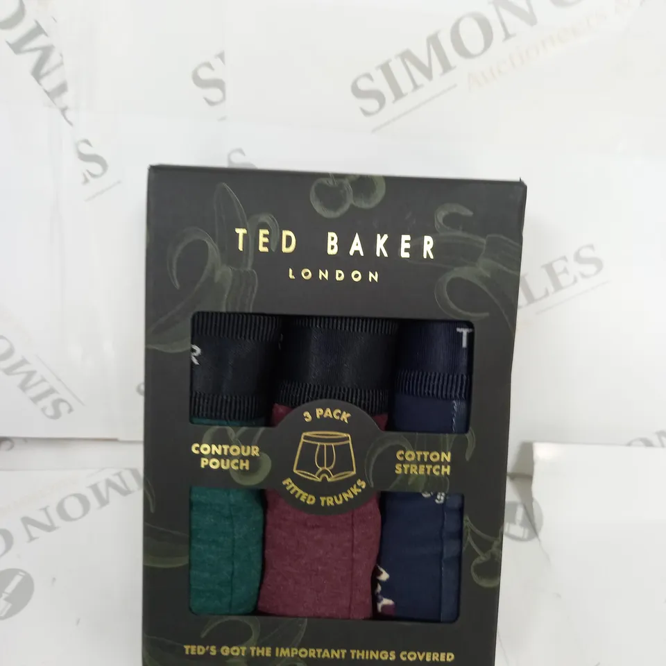 TED BAKER 3 PACK FITTED TRUNKS SIZE L