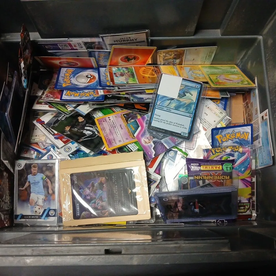 LOT OF ASSORTED COLLECTORS CARDS TO INCLUDE POKEMON AND PREMIER LEAGUE