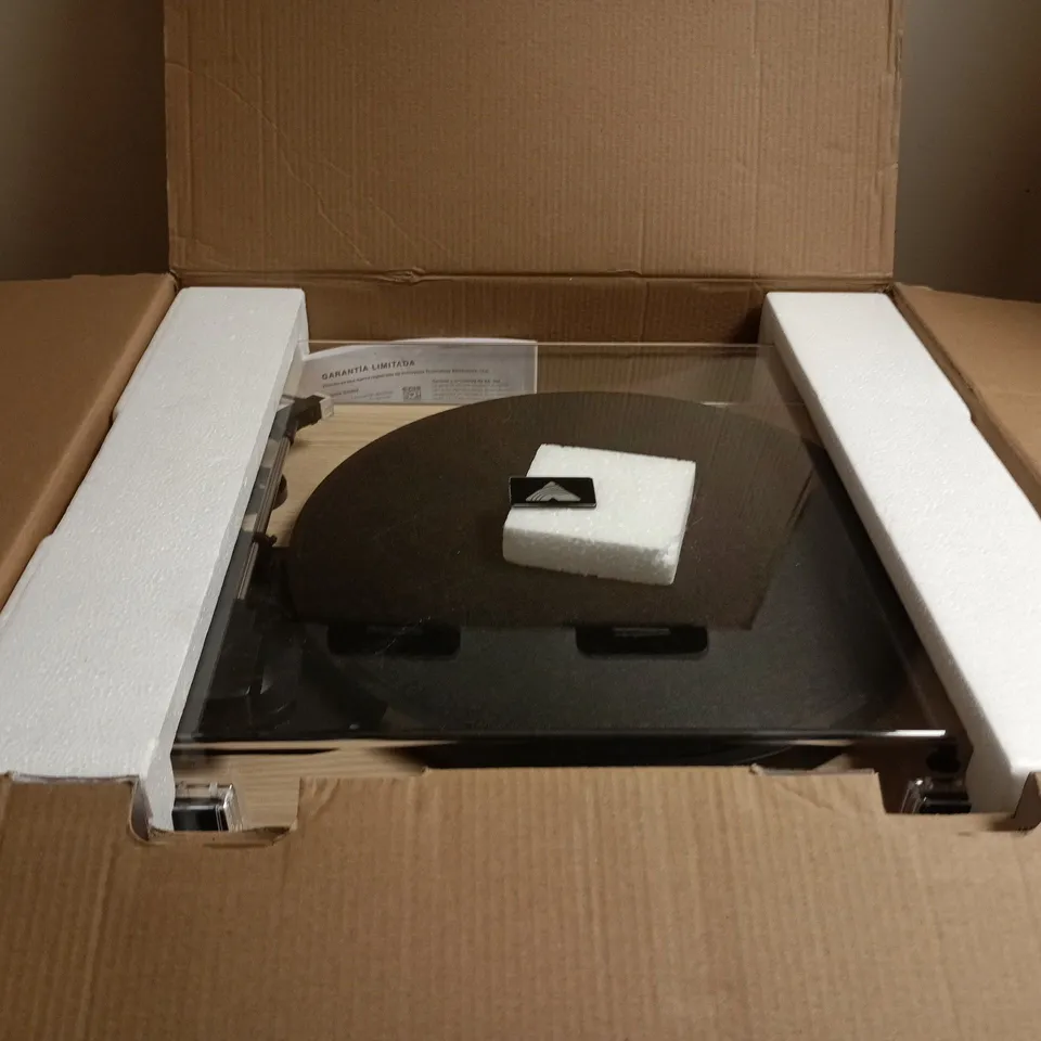 VICTROLA HARMONY BLUETOOTH TURNTABLE SYSTEM WITH SPEAKERS
