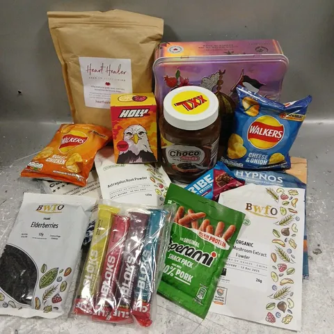 APPROXIMATELY 12 ASSORTED FOOD & DRINK ITEMS TO INCLUDE - HOLY RASPBERRY RAPTOR - HYPNOS CACAO LATTE - CLIF ENERGY BLOKS - ETC