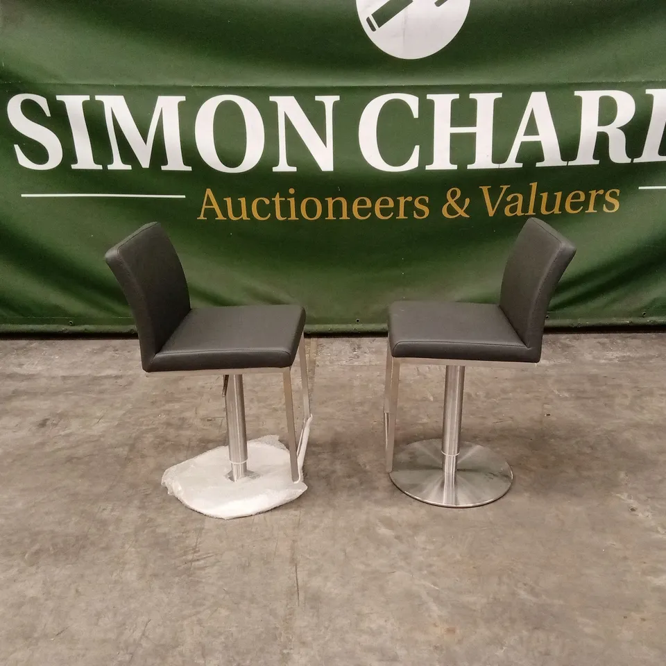 SET OF 2 QUALITY DESIGNER CADIZ GAS-LIFT BARSTOOLS, GREY PU LEATHER