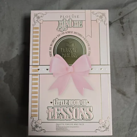 P.LOUISE LITTLE BOOK OF LESSONS EYE & FACE PALETTE