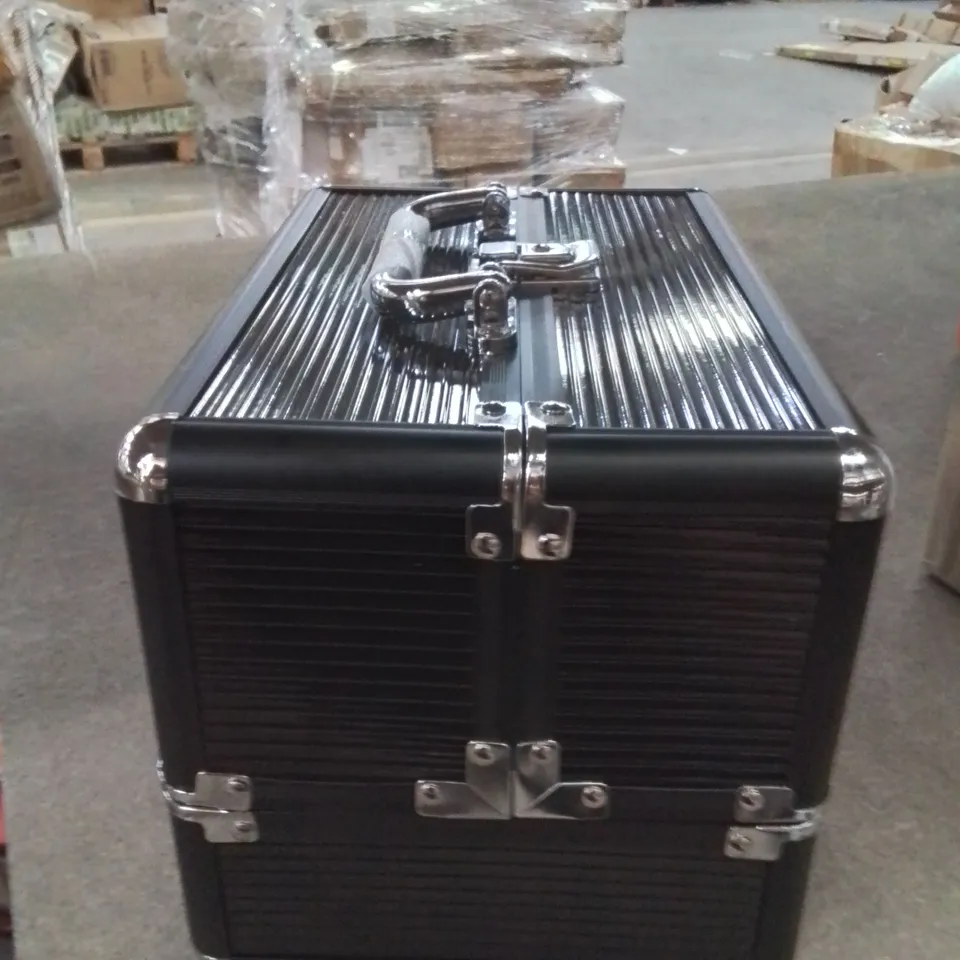 HARD SHELL TRAVEL MAKEUP/JEWELLERY BOX -BLACK-