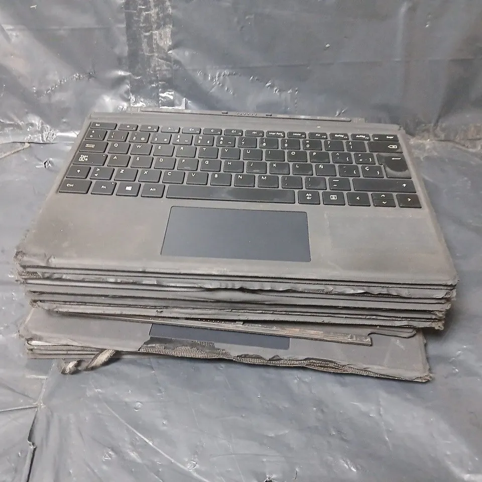 APPROXIMATELY 12 ASSORTED SMART KEYBOARDS FOR TABLETS