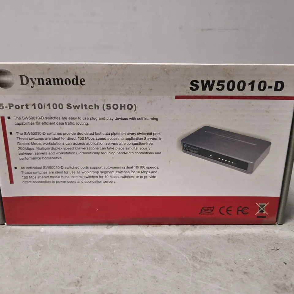 BOX OF APPROXIMATELY 8 DYNAMODE 5 PORT 10/100 SWITCH 