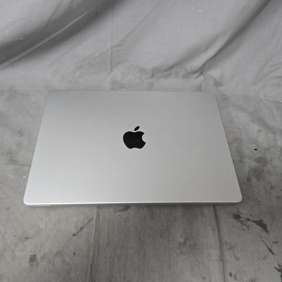APPLE MACBOOK PRO LAPTOP (2023) – SILVER
