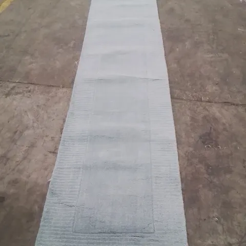 QUALITY DESIGNER AREA RUG - APPROXIMATELY 300X67CM