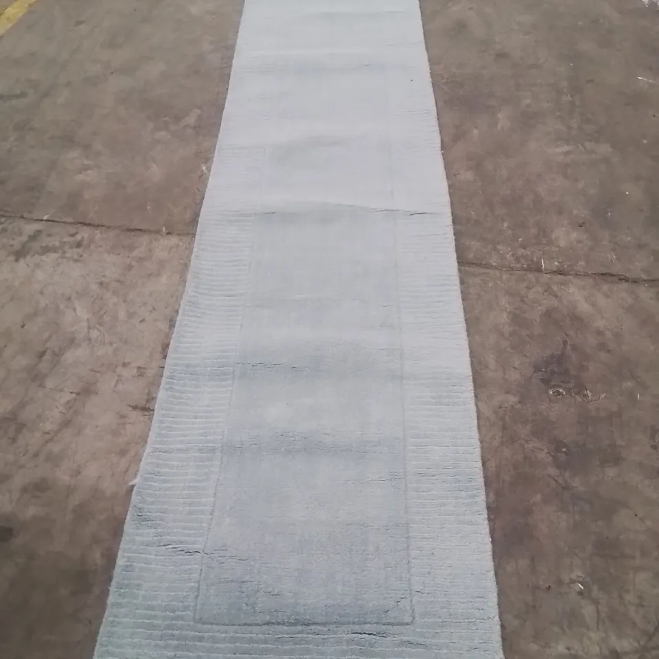 QUALITY DESIGNER AREA RUG - APPROXIMATELY 300X67CM