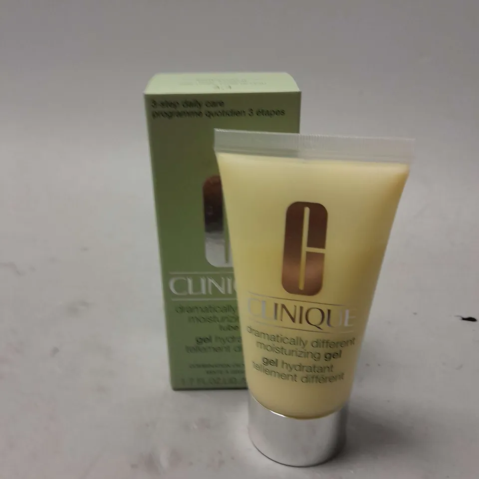 CLINIQUE  / DRAMATICALLY DIFFERENT MOISTURIZING GEL IN TUBE 1.7 OZ