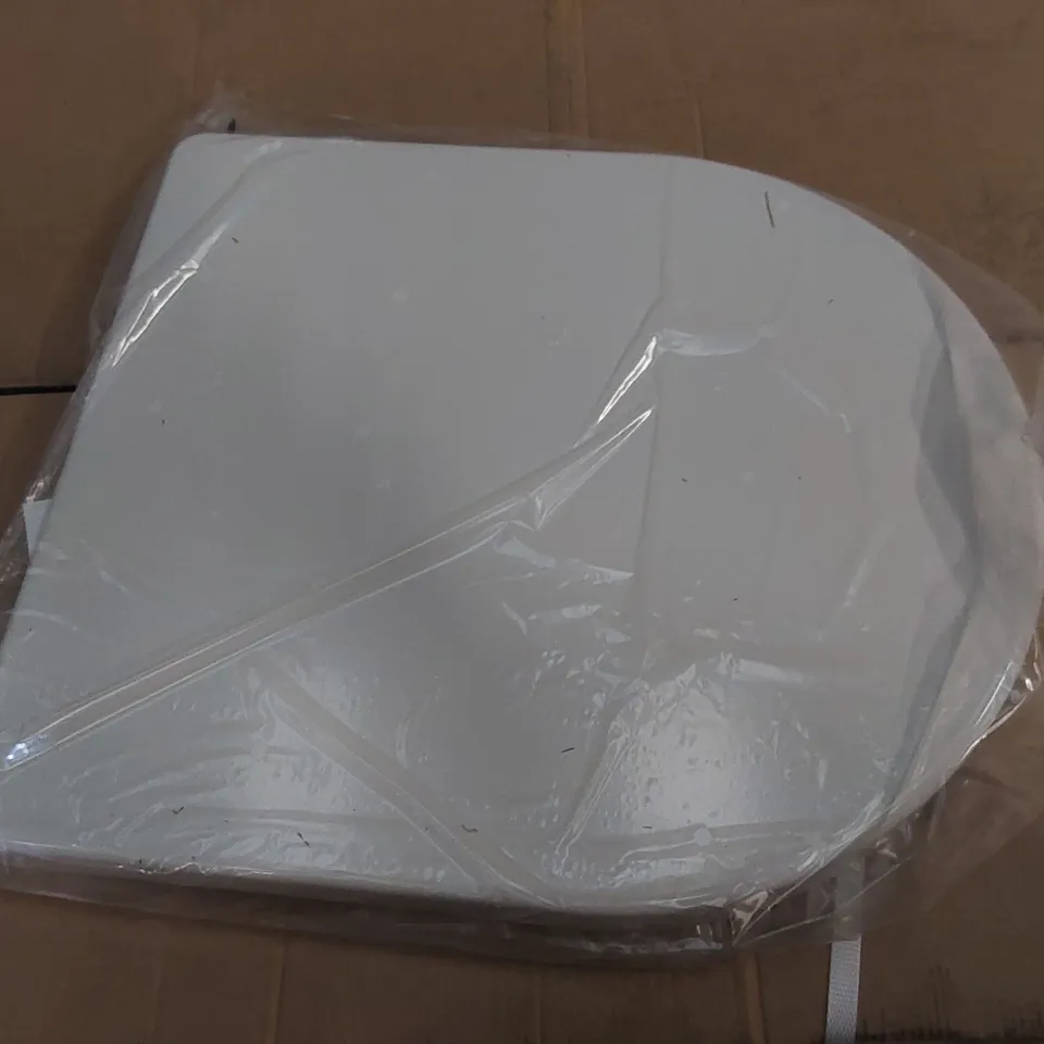 BOXED BASIC TOILET SEAT 