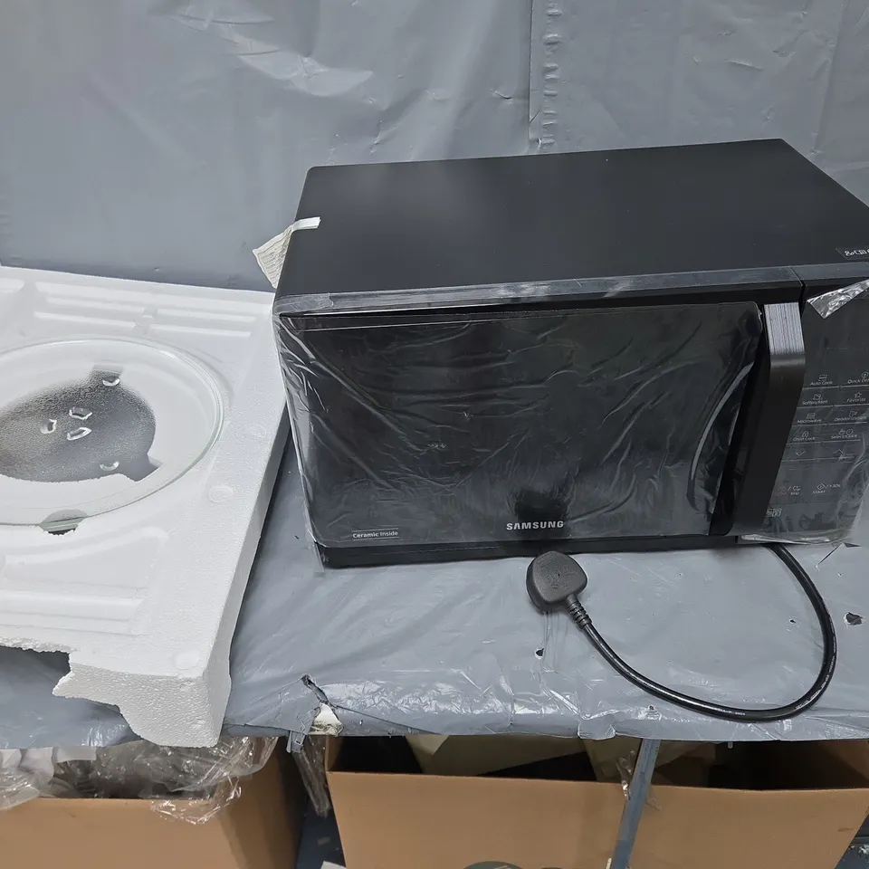 BOXED SAMSUNG MS23K3513AK/EU SOLO 23L MICRCOWAVE OVEN - COLLECTION ONLY
