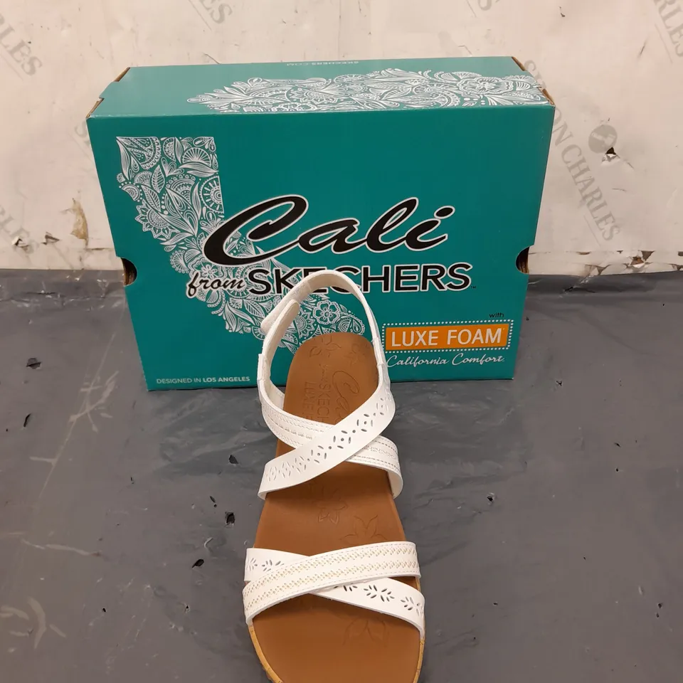SKETCHERS CALI WOMENS SIZE 10 WEDGE HEEL SANDALS 