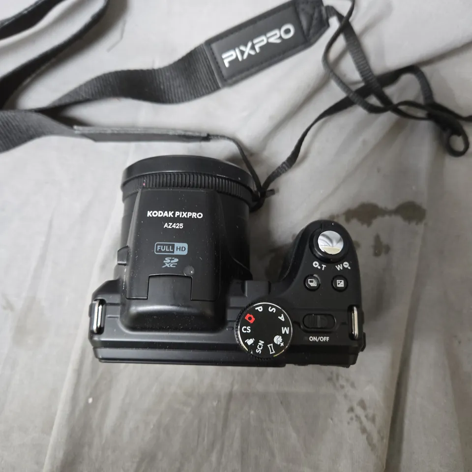 KODAK PIXPRO AZ425 DIGITAL CAMERA