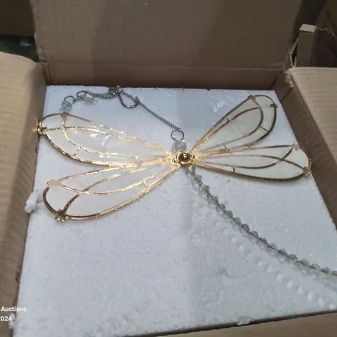 BOXED CRYSTAL DRAGONFLY WALL DECOR PIECE 