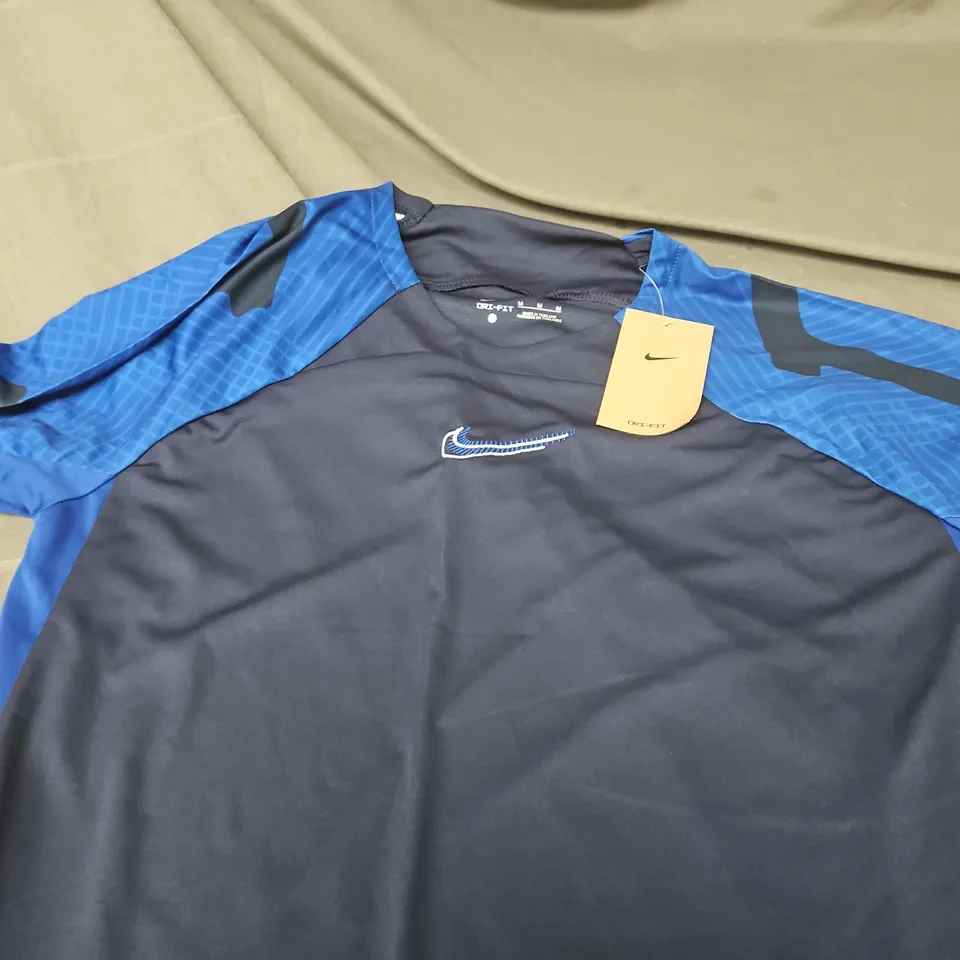 NIKE CD4230-496 MEN'S TRAINING TEE – NAVY WITH BLUE PANELS, SIZE M